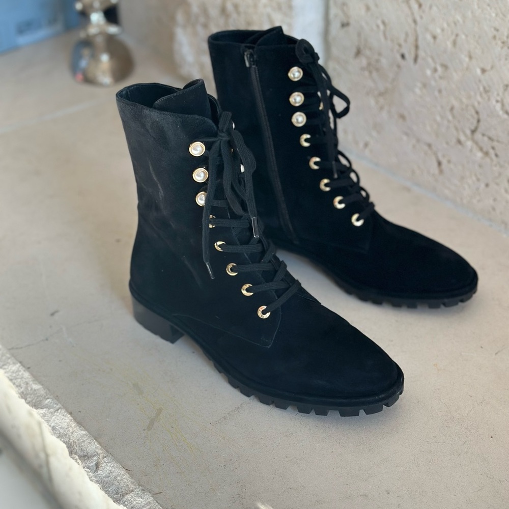 Stuart Weissman LAINE LACE-UP BOOTIE with side zipper. Size 6.